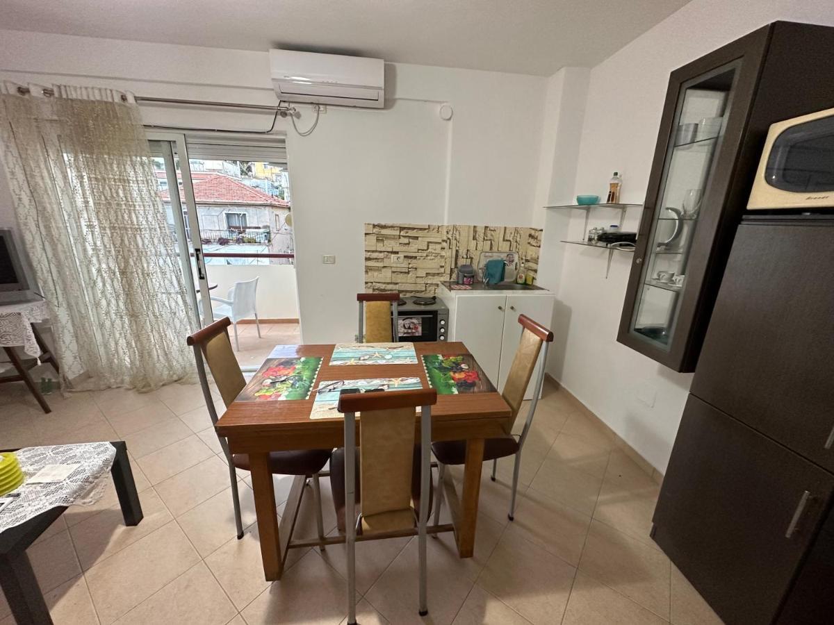 Vasilika Apartments Sarandë Esterno foto