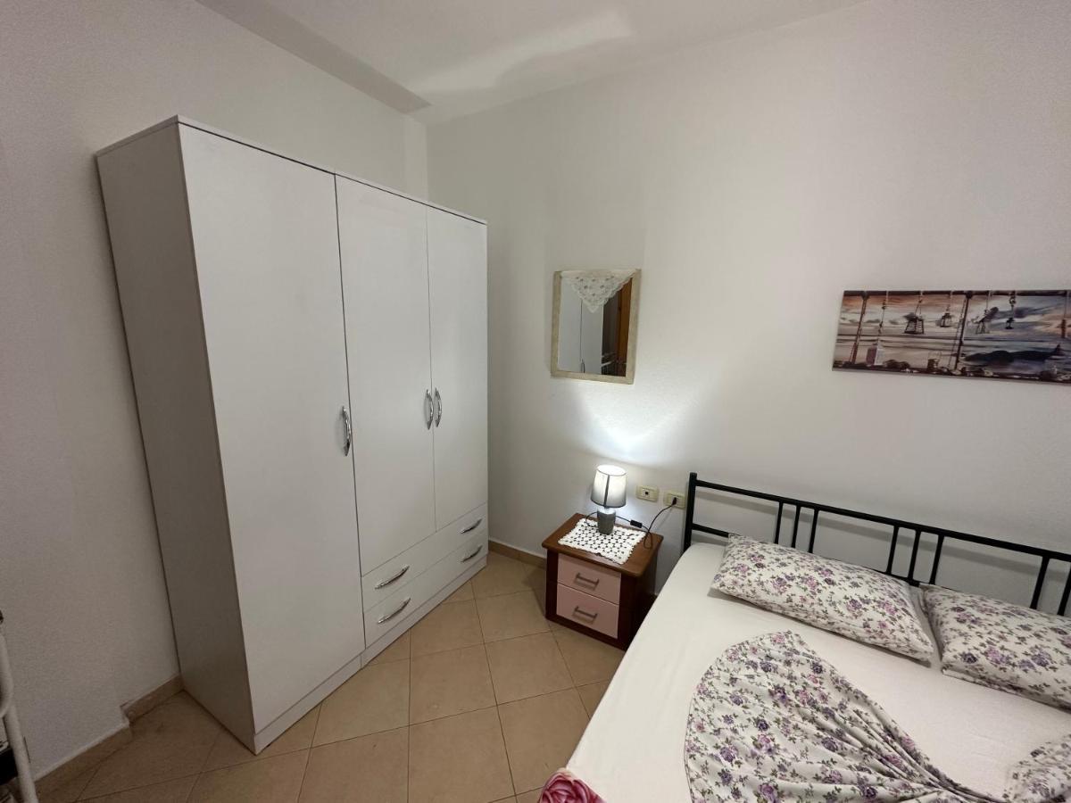 Vasilika Apartments Sarandë Esterno foto